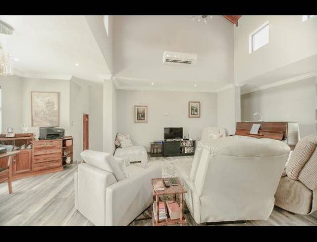 3 BEDROOM HOUSE FOR SALE IN COPPERLEAF ESTATE